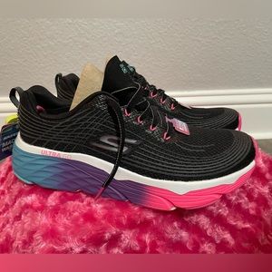 Women’s Sketchers sneakers